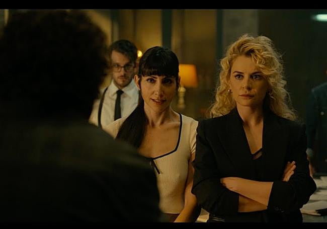 Alicia Fernández, con Miren Ibarguren (Minerva en la serie).