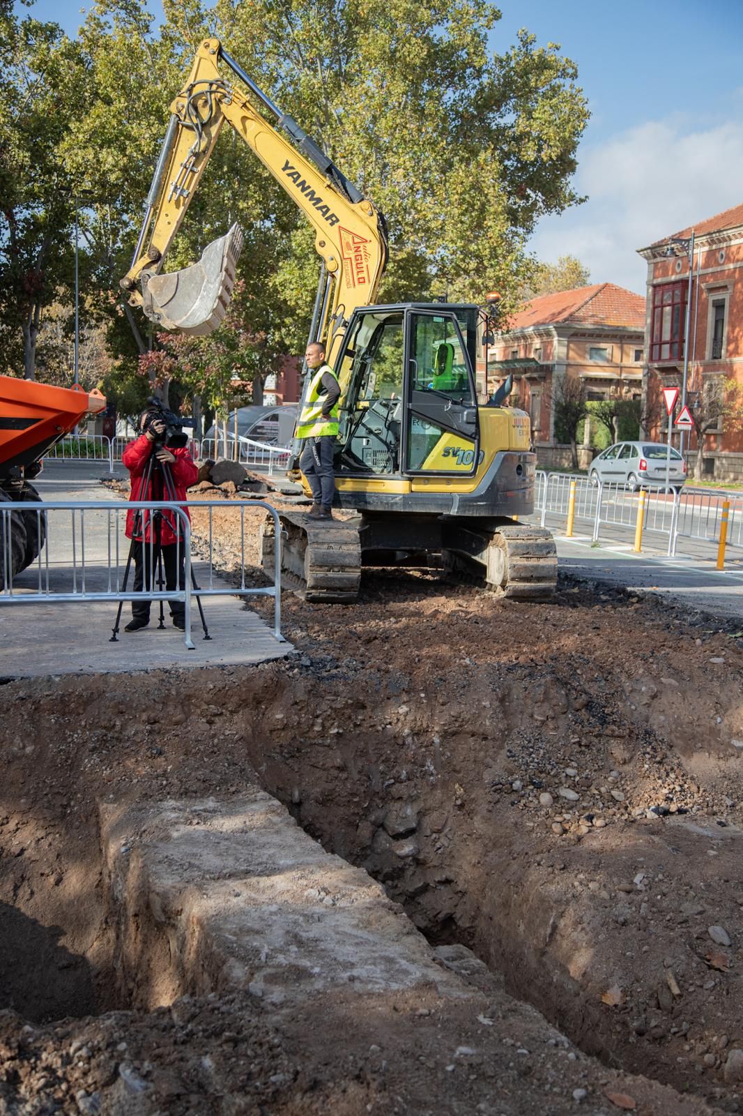 Imagen secundaria 2 - La muralla del siglo XIX ya aparece en las excavaciones frente a la Comandancia