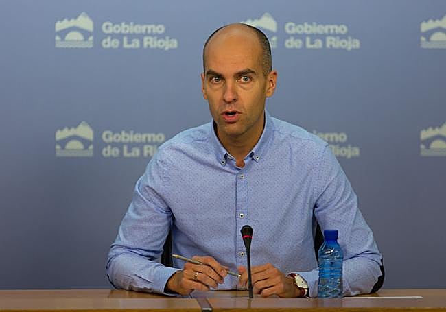 Óscar Robres, licenciado en Filología Hispánica por la UR, profesor de Lengua y Literatura.
